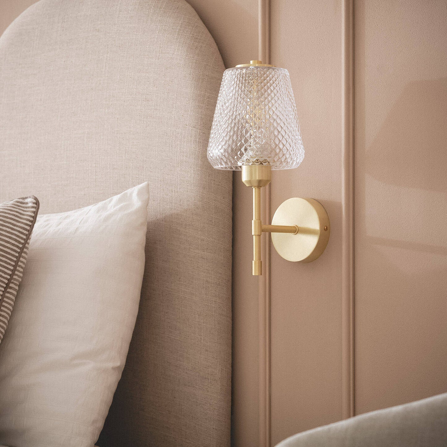 Aplique de Pared Metal y Cristal Stiklu