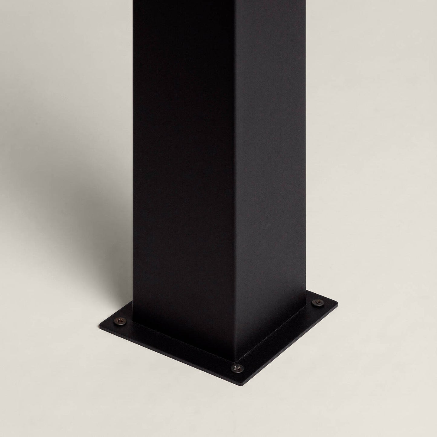 Baliza Exterior Superficie Pie 74cm con Detector de Movimiento Augusta Negra