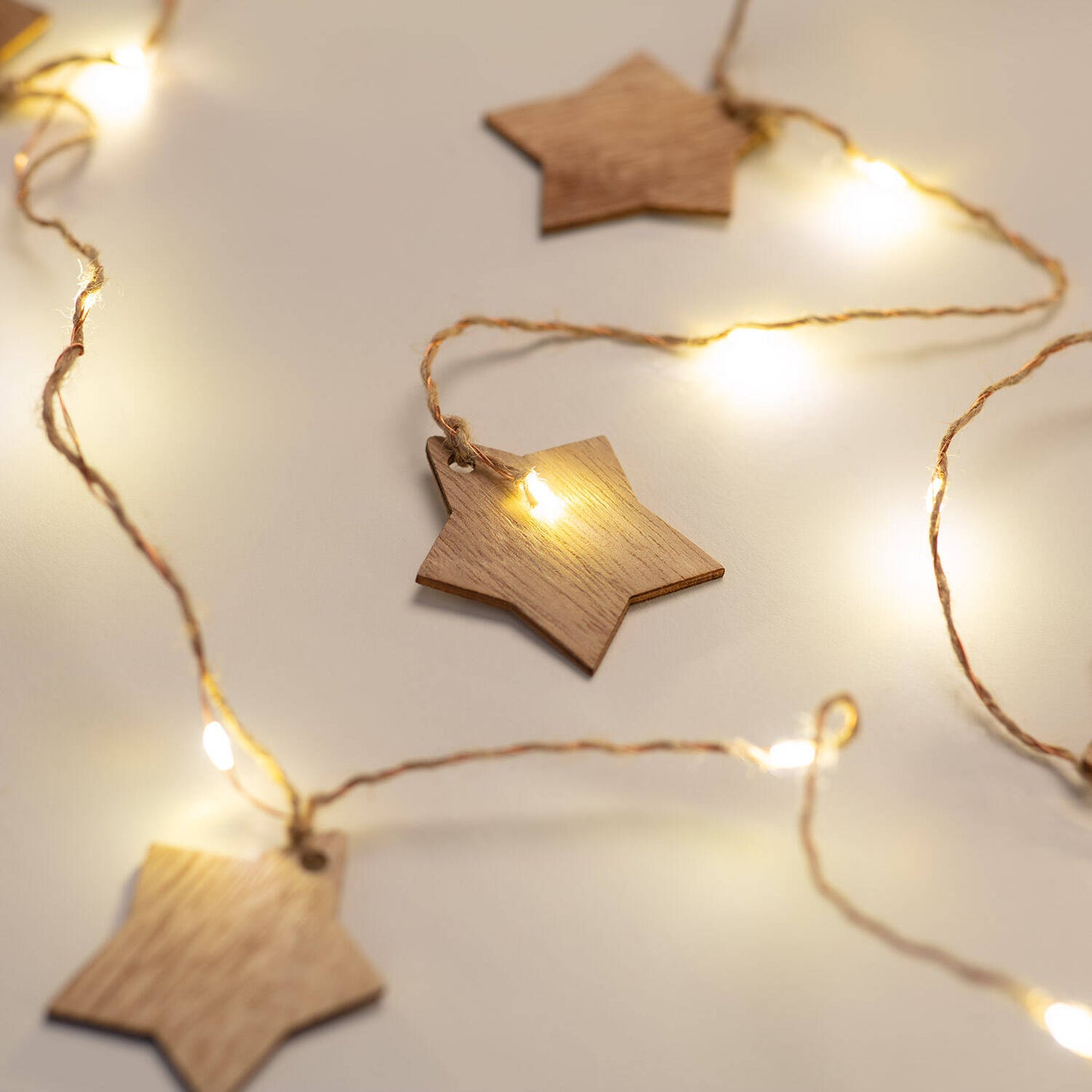 Guirnalda de Luces LED Estrella Madera con Batería 2,2m