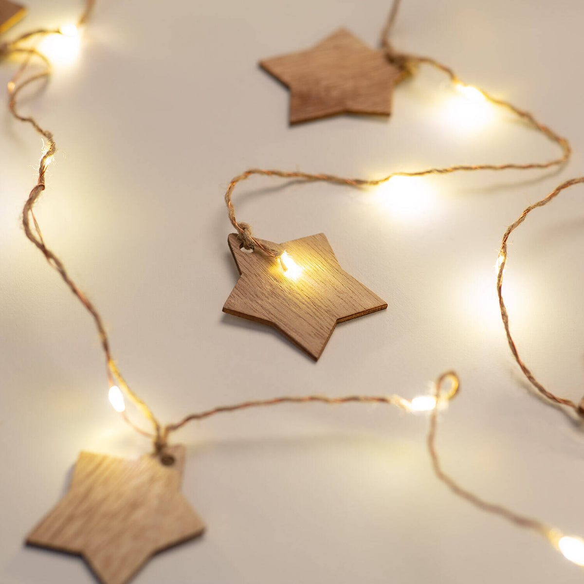 Guirnalda de Luces LED Estrella Madera con Batería 2,2m