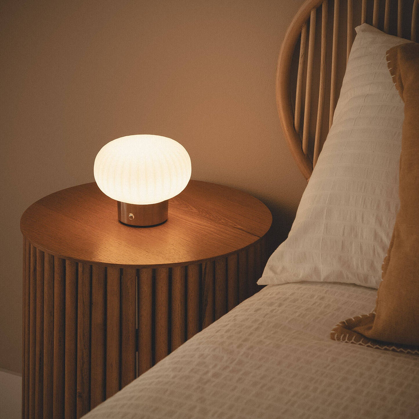 Lámpara de Mesa LED Metal y Cristal Portátil Exterior con Batería USB Recargable Aluzna