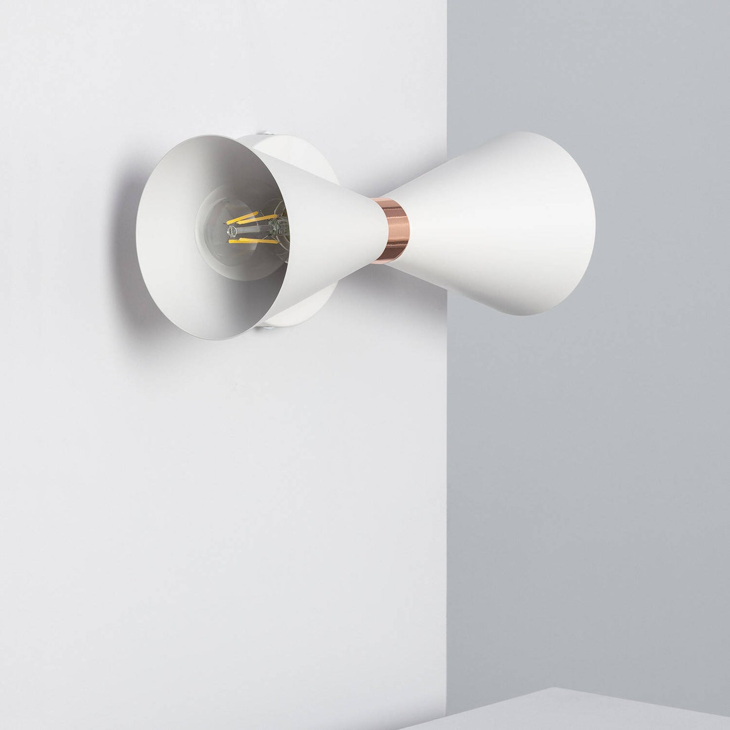 Lámpara de Pared de Metal Kusini