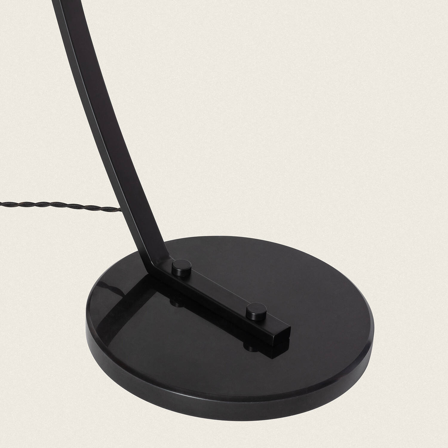 Lámpara de Pie Ratán Arco Nirvana