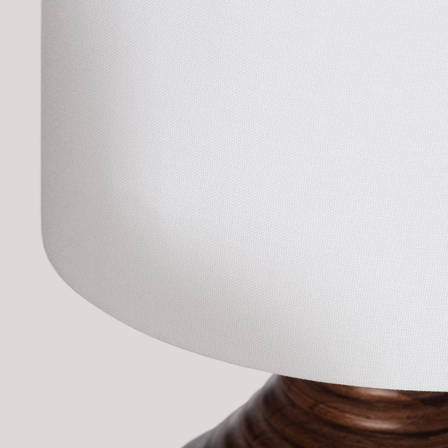 Lámpara de Mesa Madera Akriti ILUZZIA