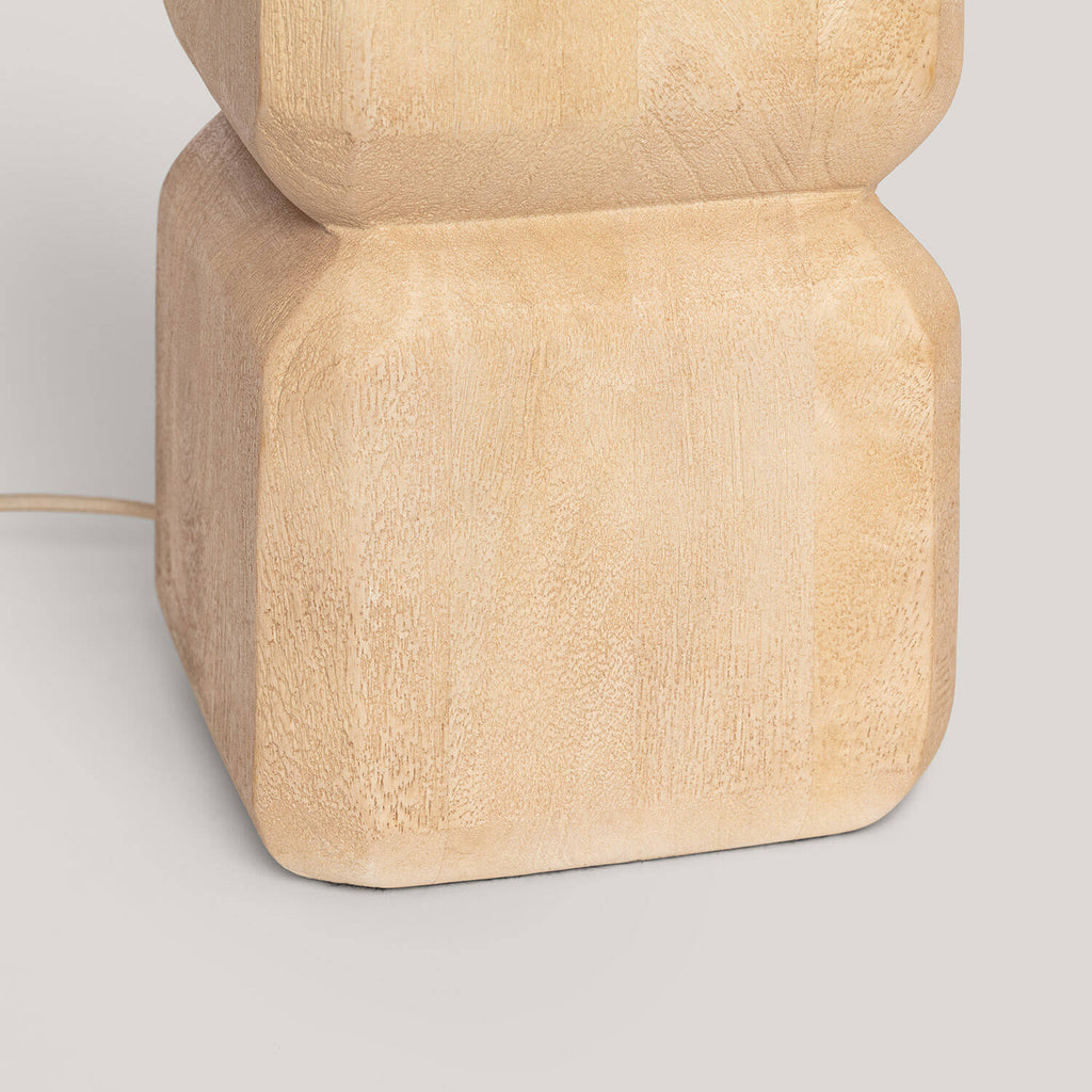 Lámpara de Mesa Madera Akesh I ILUZZIA