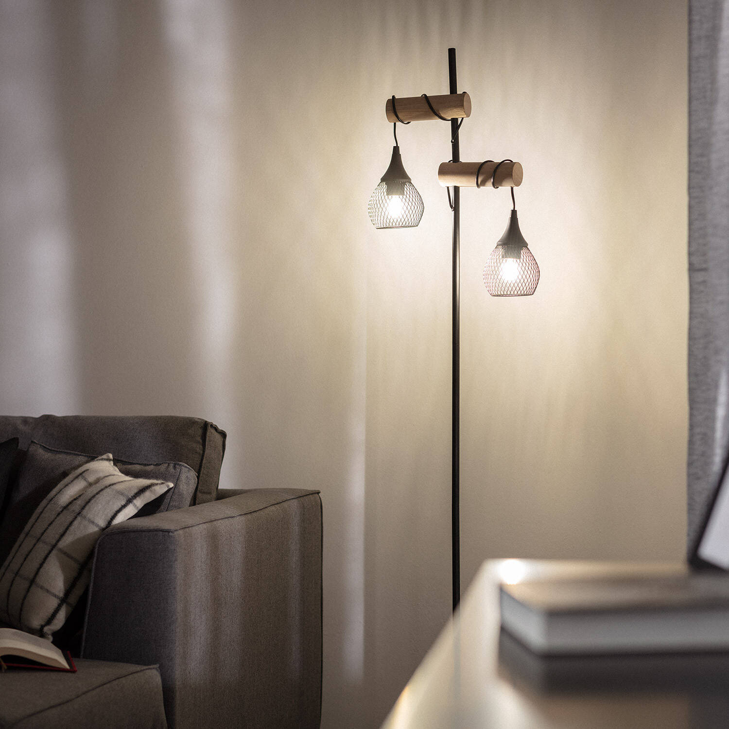 Lámpara de Pie Monah