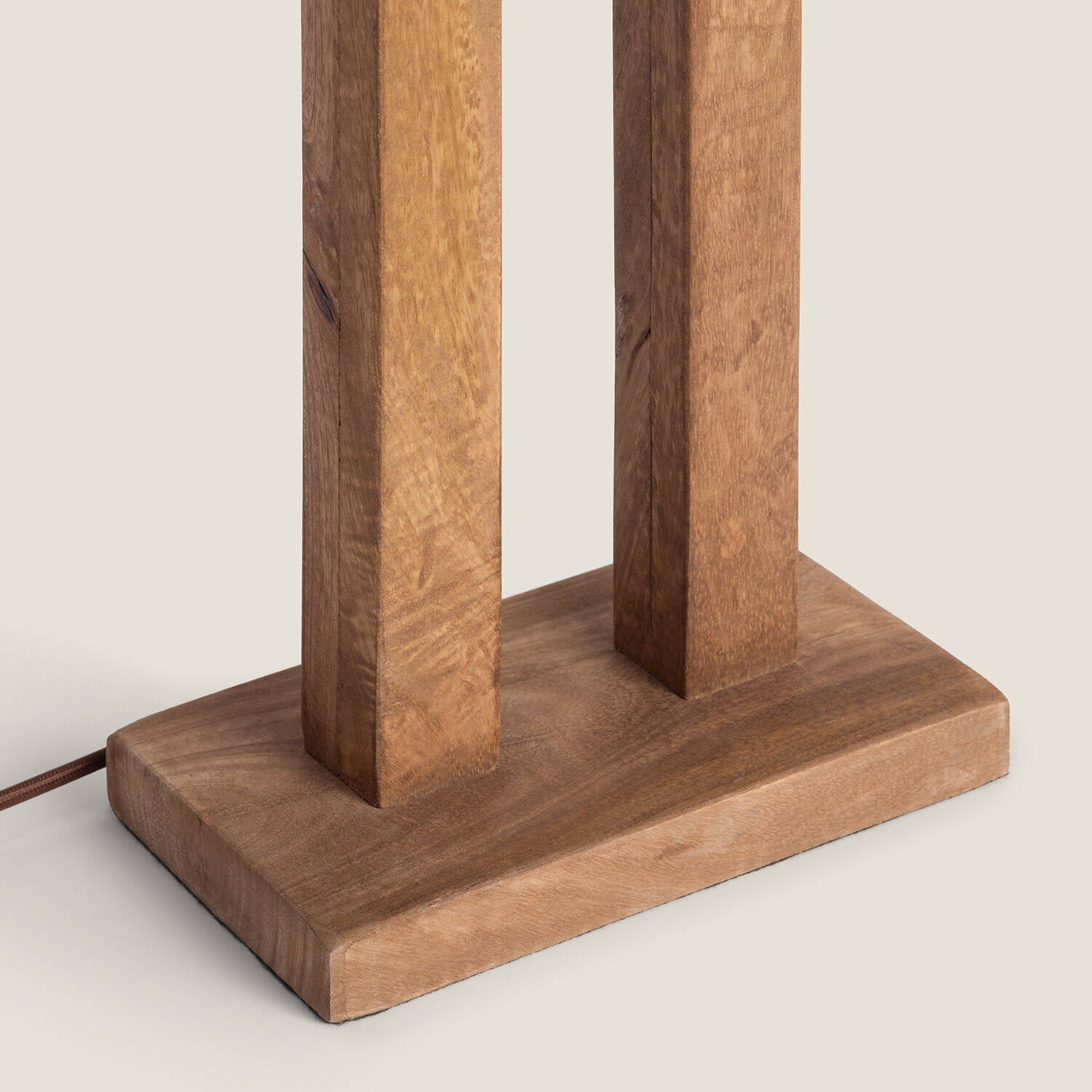 Lámpara de Mesa Madera Abner