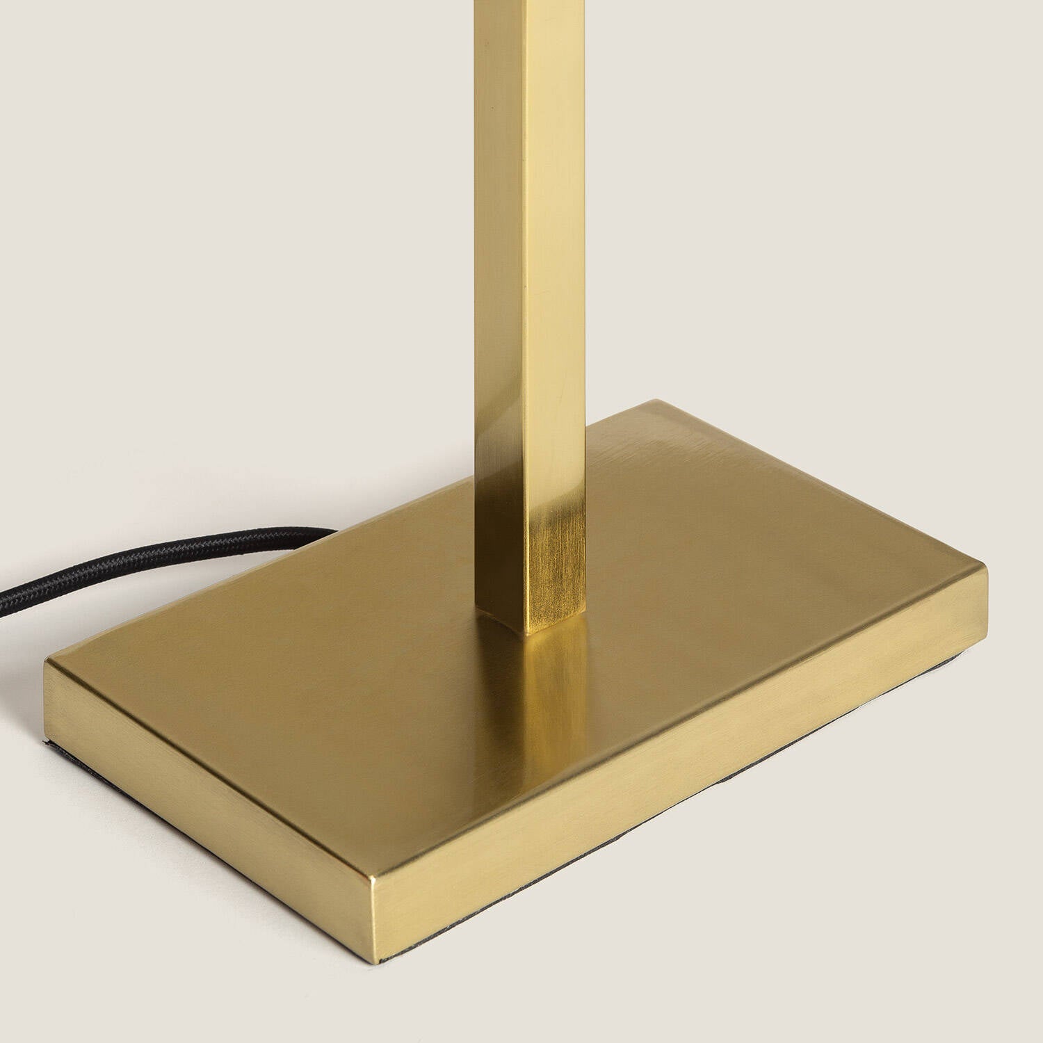 Lámpara de Mesa Metal y Tela con Puerto USB e Interruptor Táctil Katie