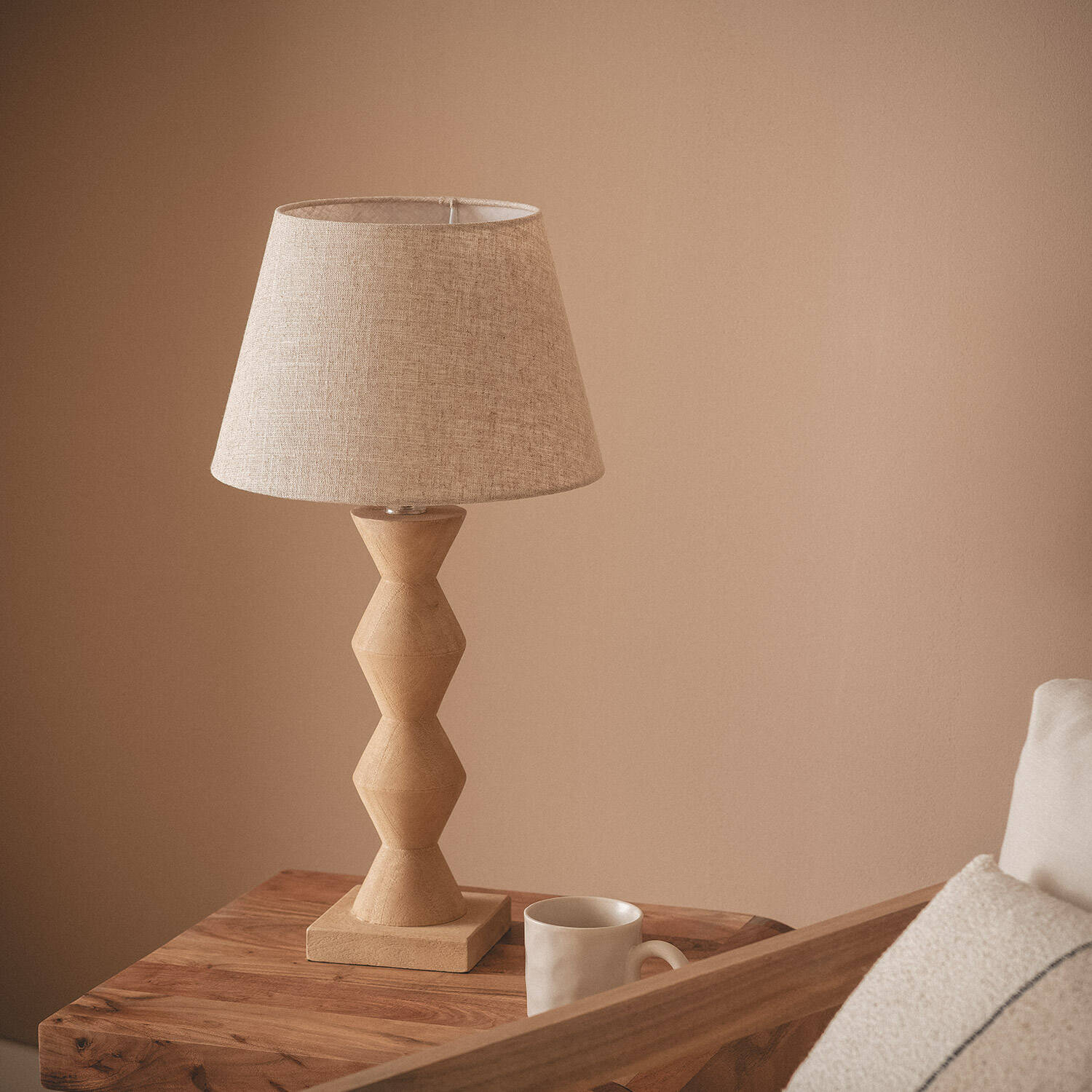 Lámpara de Mesa Madera Akesh II ILUZZIA