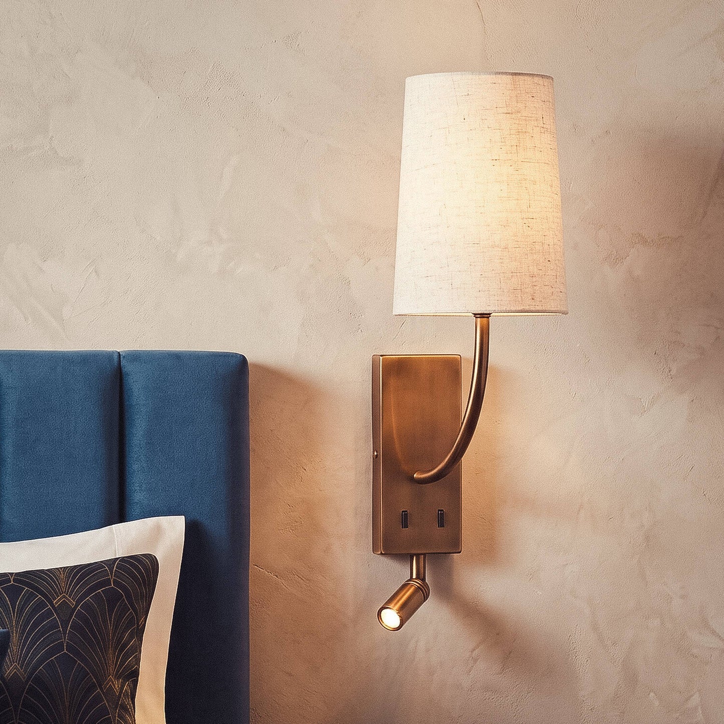 Aplique de Pared con Pantalla de Metal y Lino con Luz de Lectura Suite