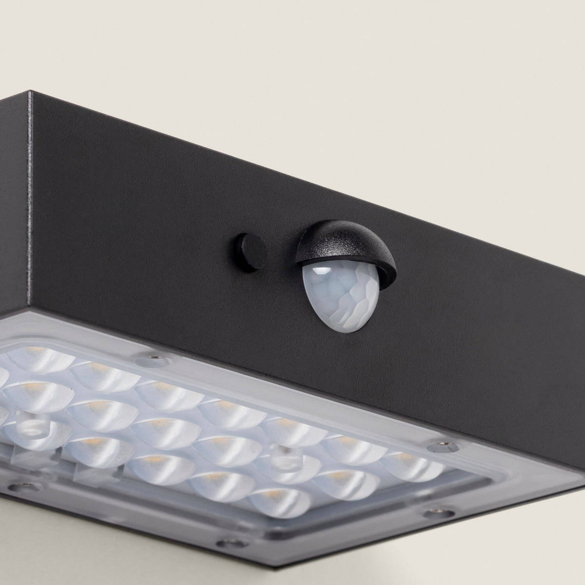 Aplique de Pared Exterior LED 3W Iluminación Doble Cara con Sensor PIR Karl Solar