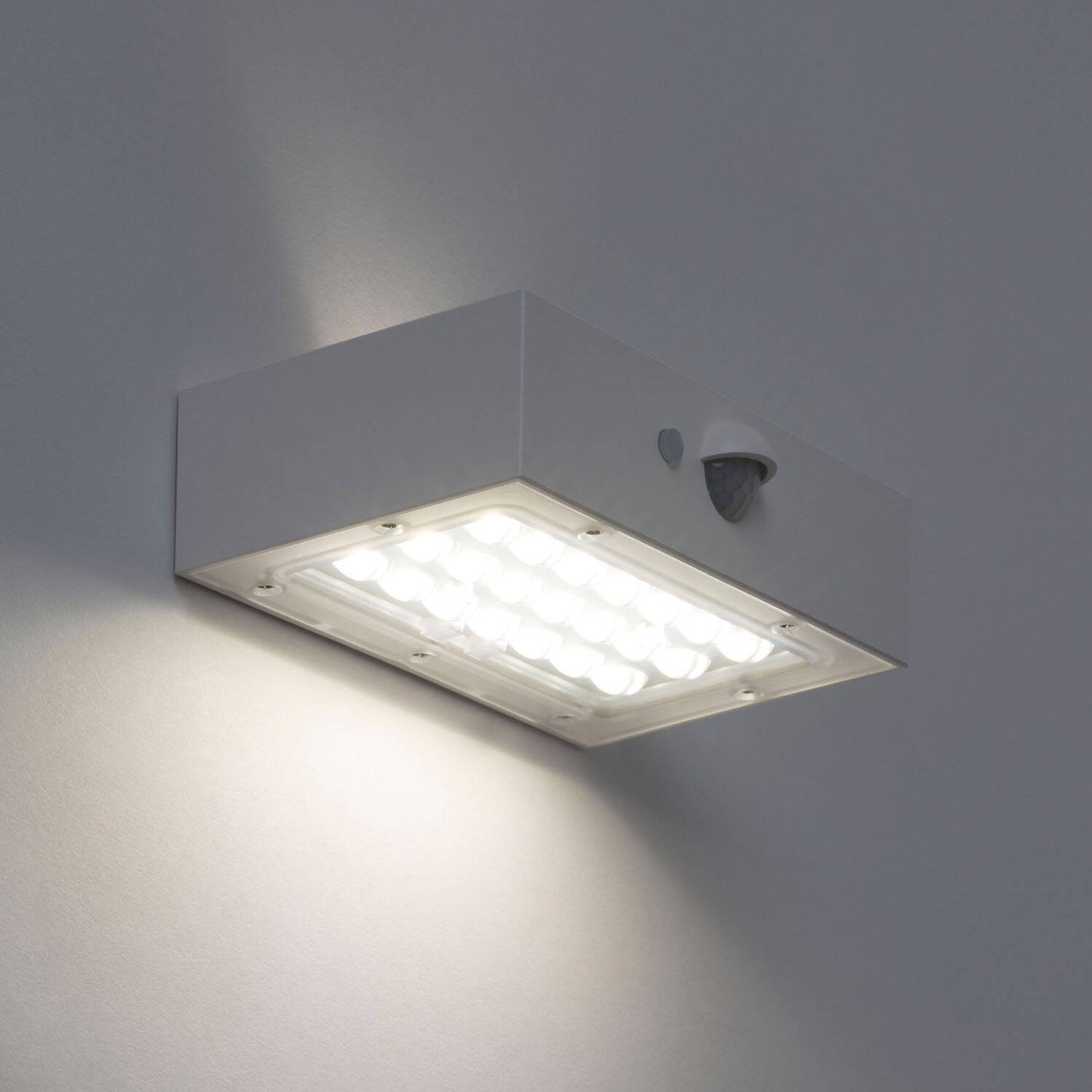 Aplique de Pared Exterior LED 3W Iluminación Doble Cara con Sensor PIR Karl Solar
