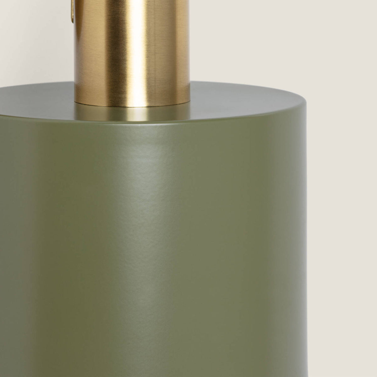 Aplique de Pared Orientable de Metal Brenta