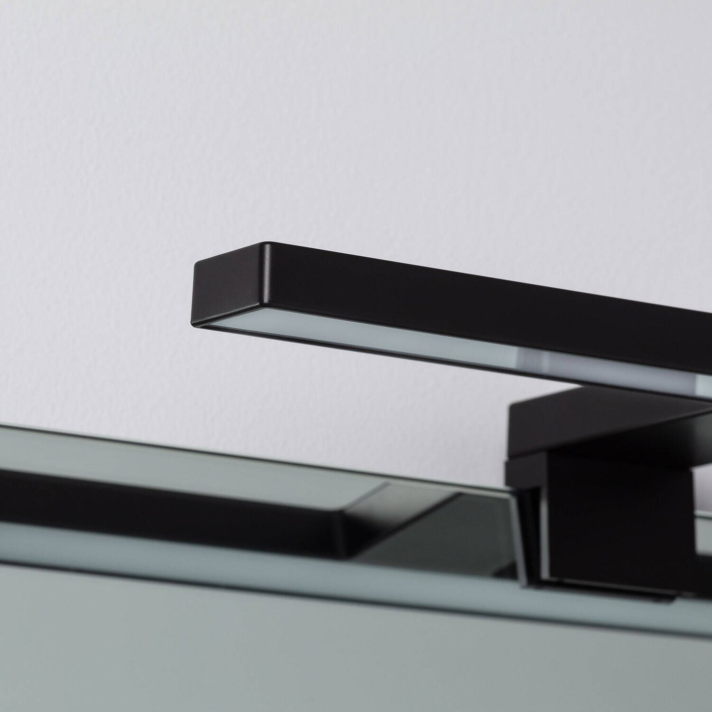 Aplique Espejo Baño Carl 5W Negro