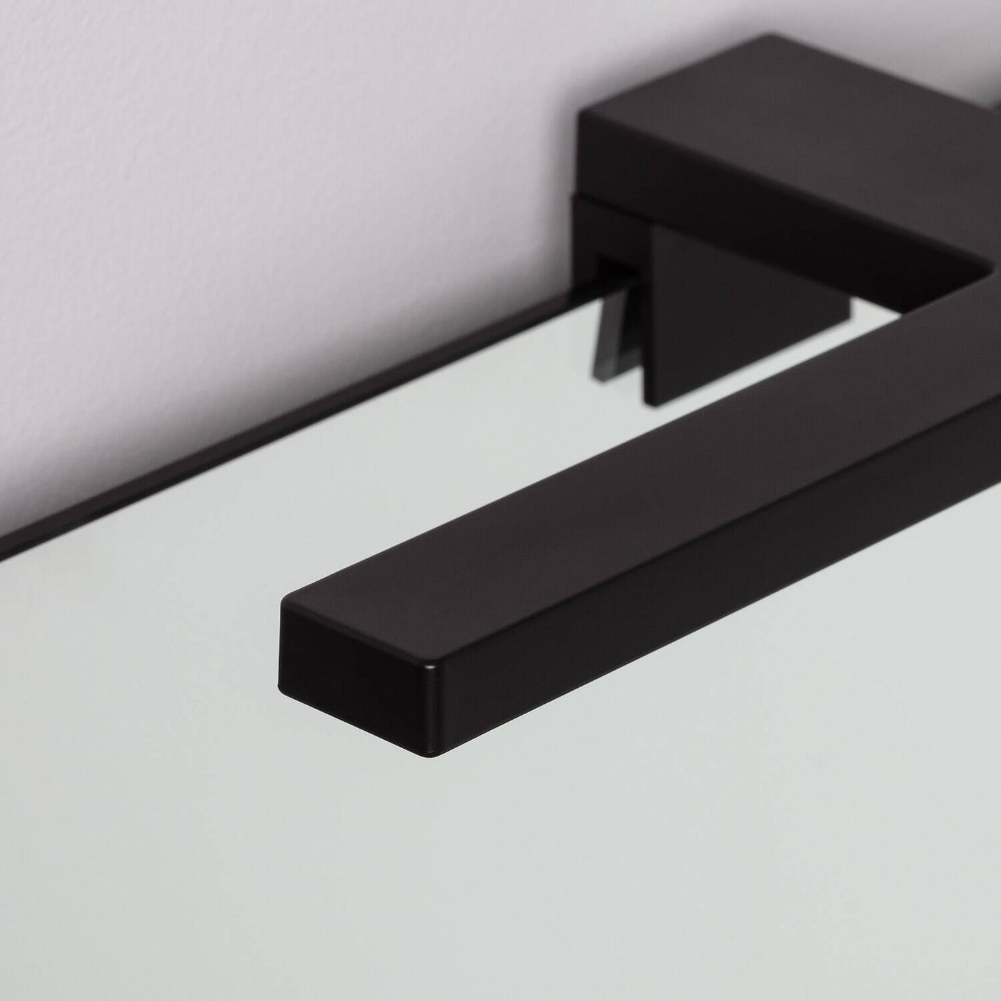 Aplique Espejo Baño Carl 5W Negro