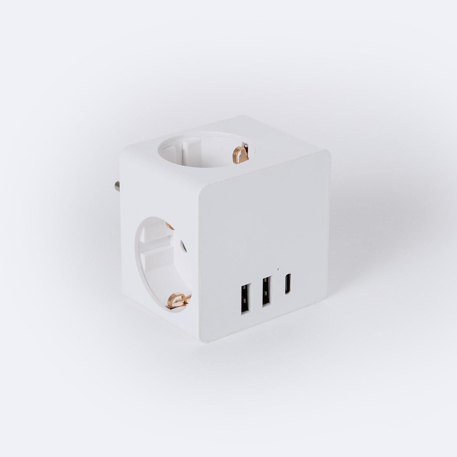 Adaptador Enchufe Triple Tipo F Schuko 2 USB + 1 USB-C