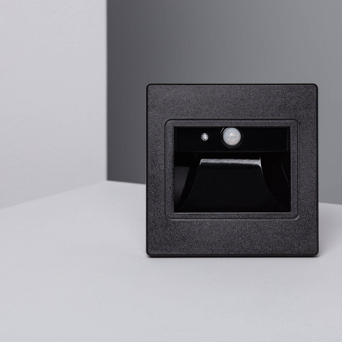 Baliza de Pared LED 1.5W Empotrable con Sensor PIR Bark Negro