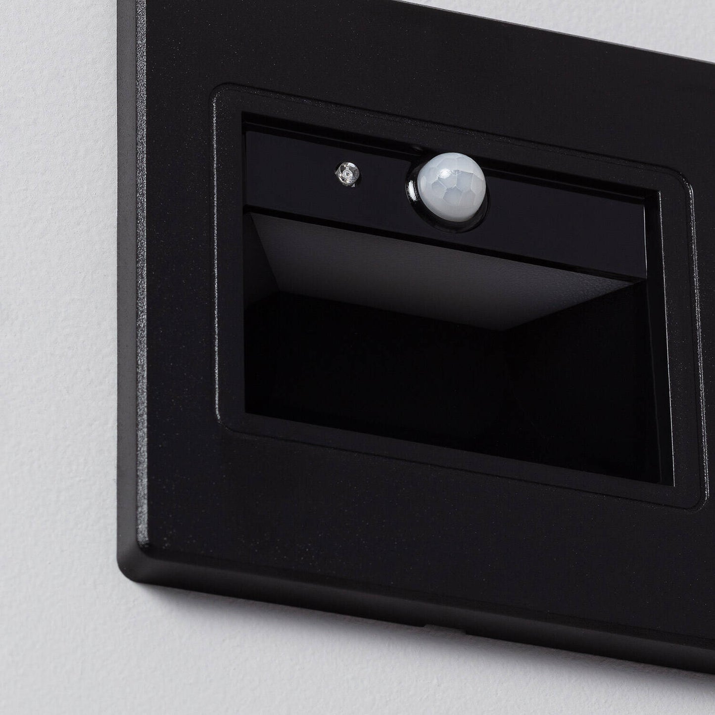 Baliza de Pared LED 1.5W Empotrable con Sensor PIR Bark Negro