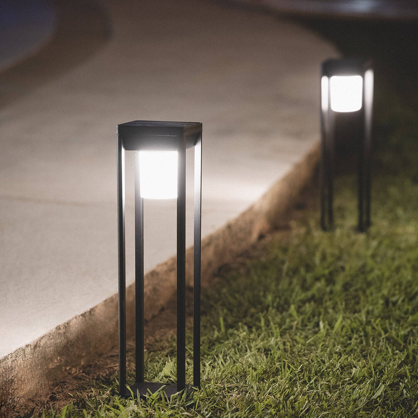Baliza de Pie Exterior Solar LED 2,5W 40cm Aluminio con Sensor de Movimiento Devah