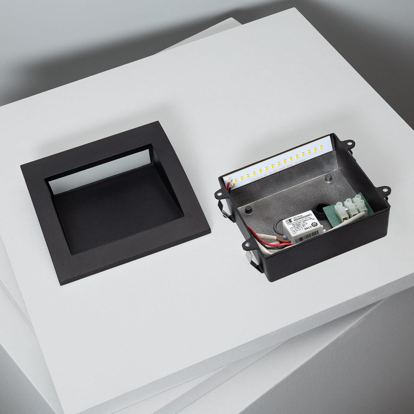 Baliza Exterior LED 4W Empotrable Pared Cuadrado Aluminio Negro Natt