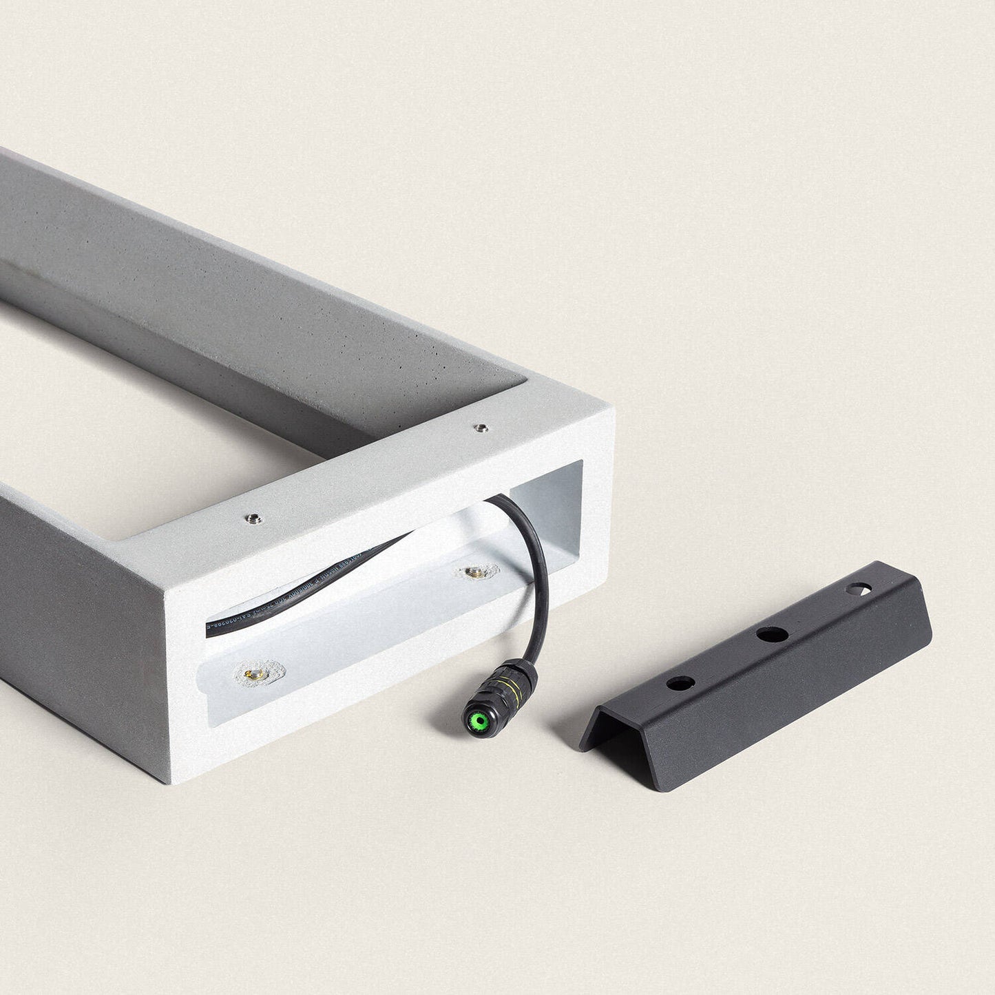 Baliza Exterior LED Regulable 8W Cemento Arvene 65 cm