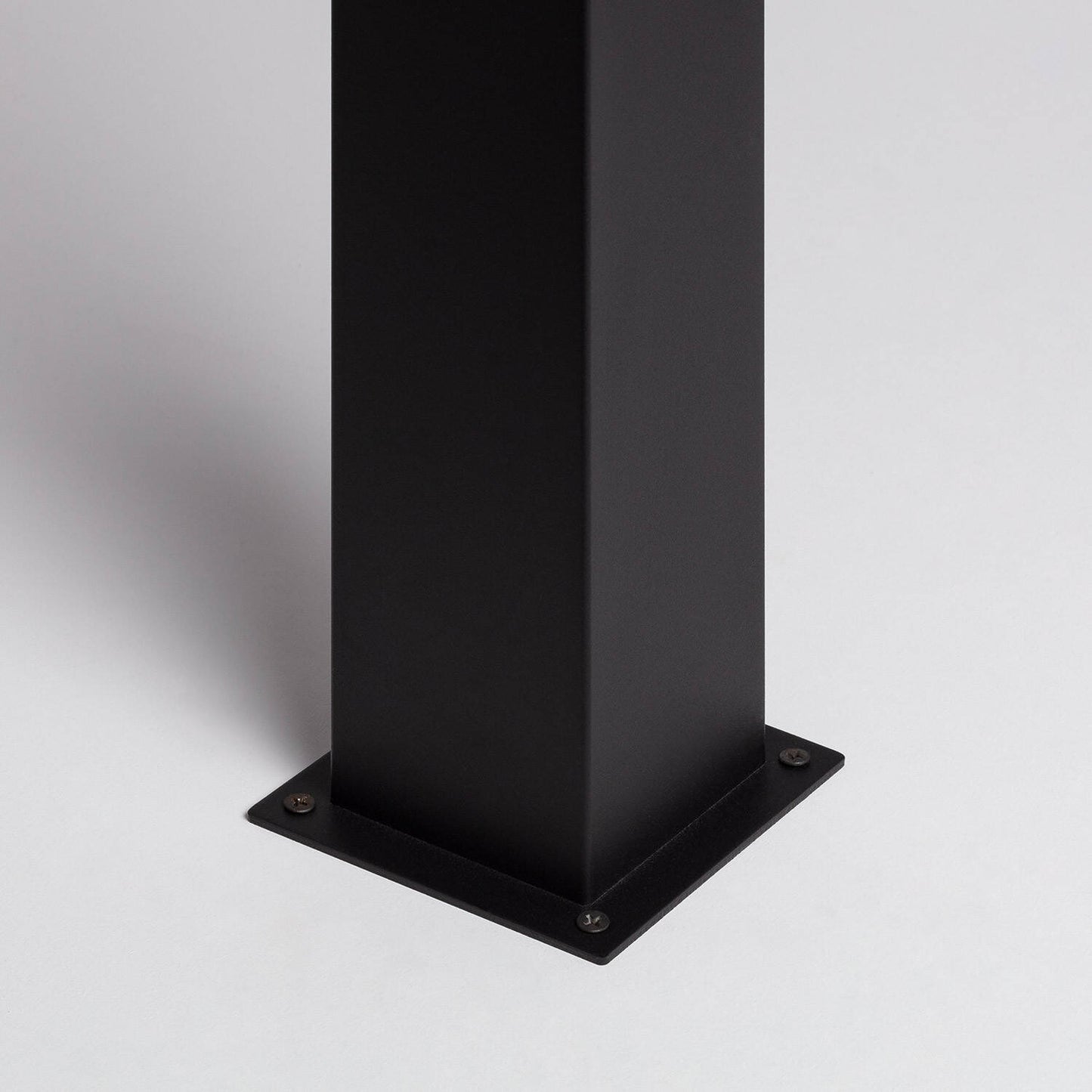 Baliza Exterior Superficie Pie 74cm Augusta Negra