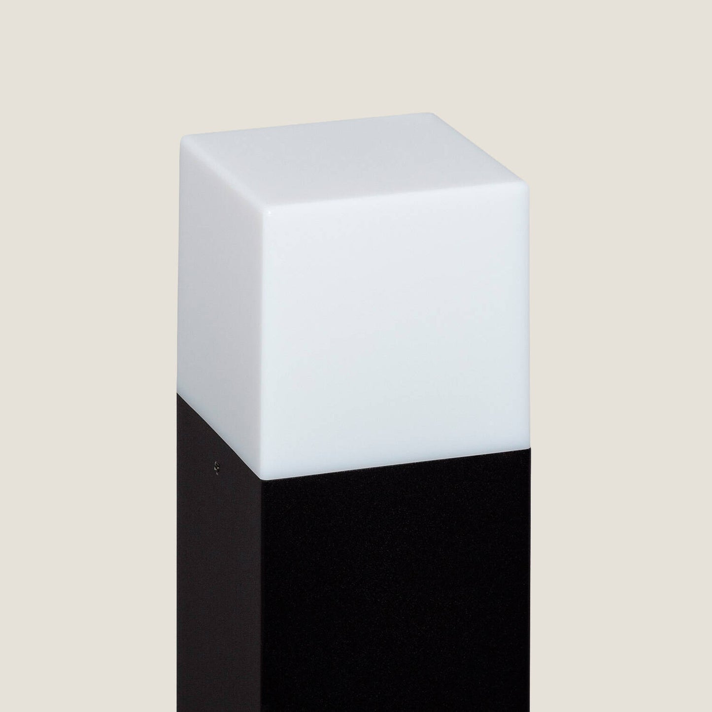 Baliza Exterior Superficie Pie 74cm con Detector de Movimiento Augusta Negra
