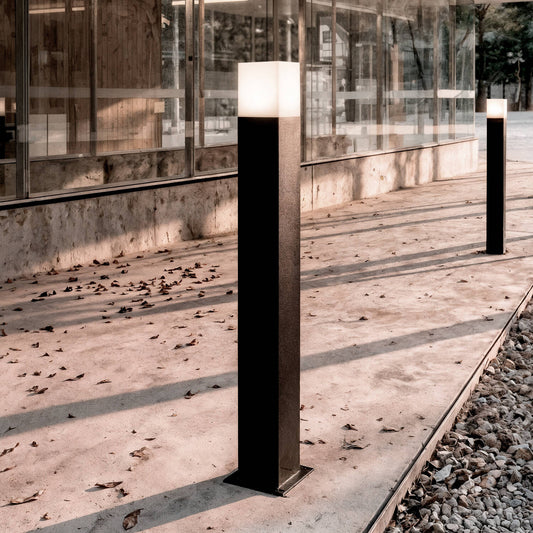 Baliza Exterior de Superficie Pie 74cm con Enchufe Augusta