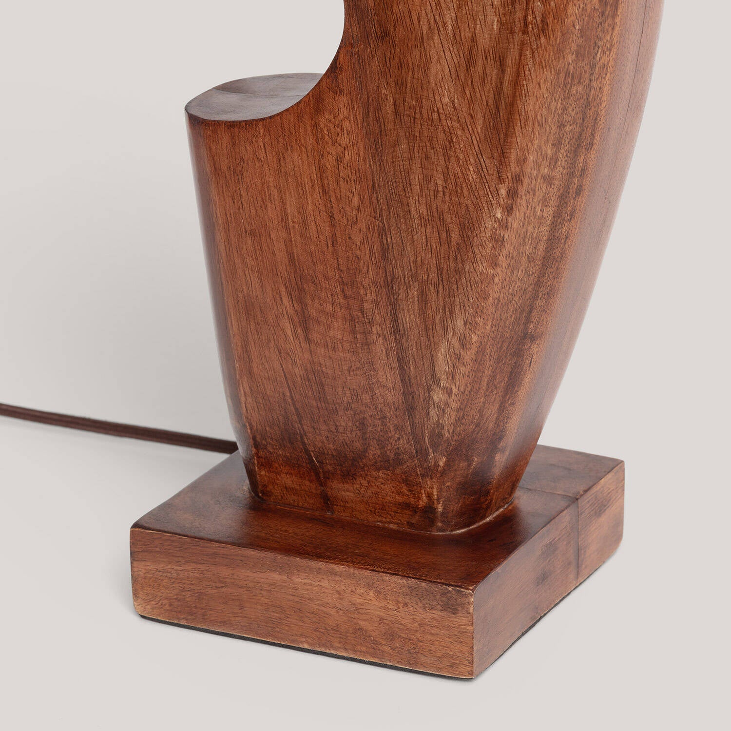 Lámpara de Mesa Madera Hunar IV ILUZZIA