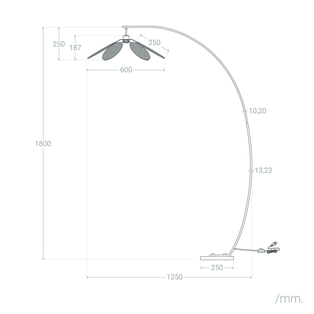 Lámpara de Pie Ratán Arco Nirvana