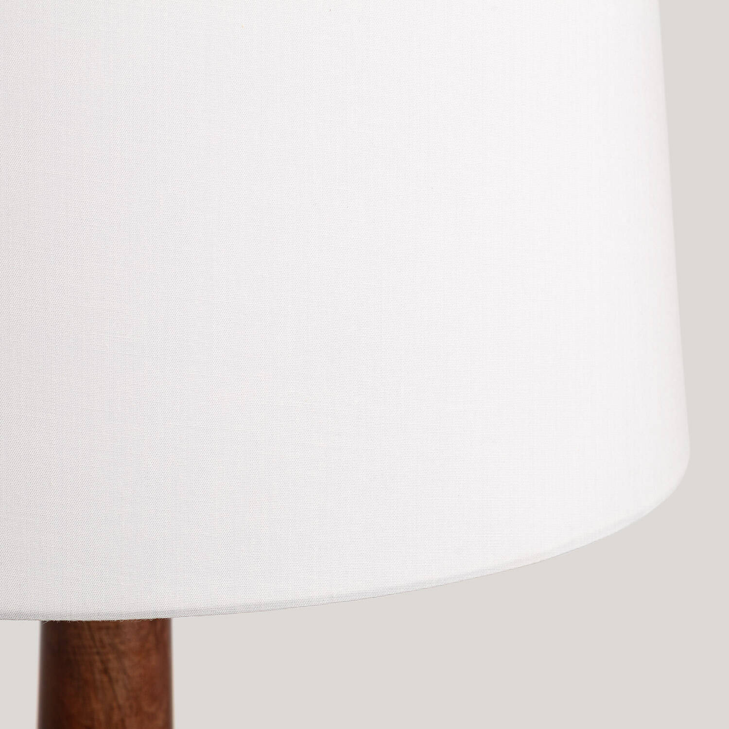 Lámpara de Pie Madera Kehna ILUZZIA