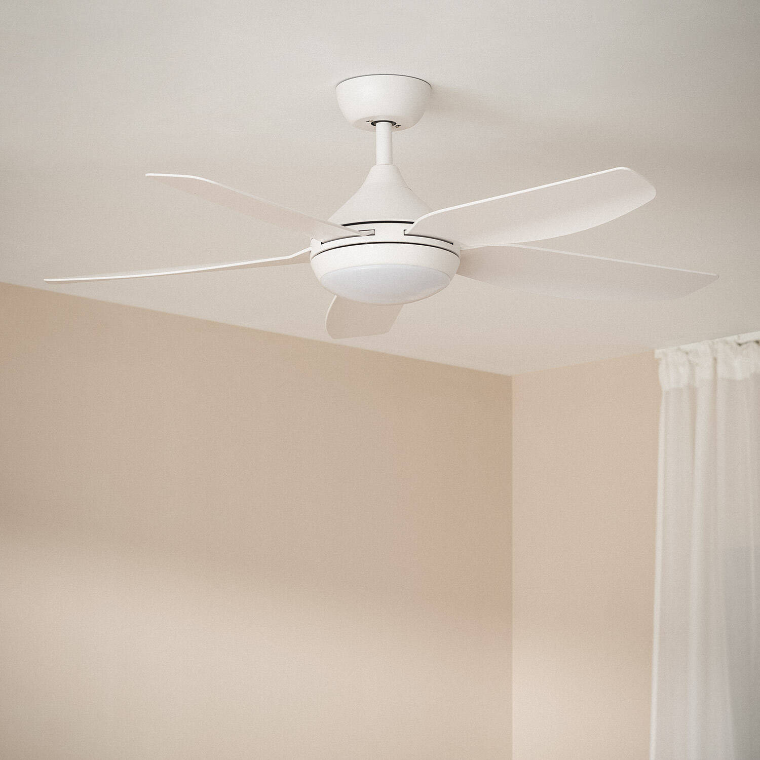 Ventilador de Techo Silencioso Dokós 122cm Motor DC