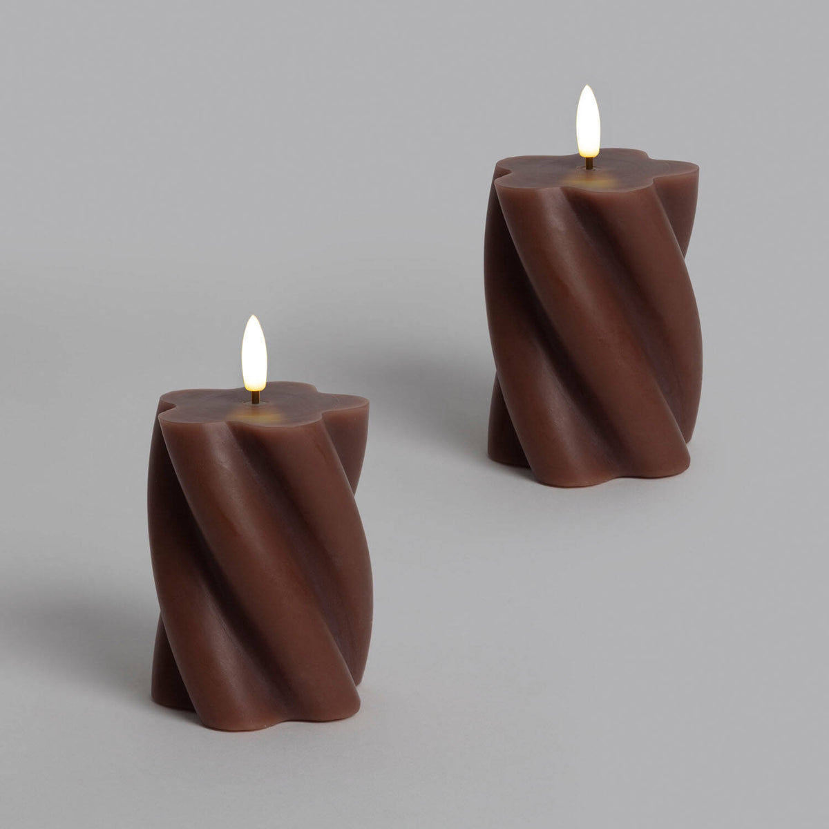 Dos Velas de Cera Decorativa LED con Diseño Ondulado Velia