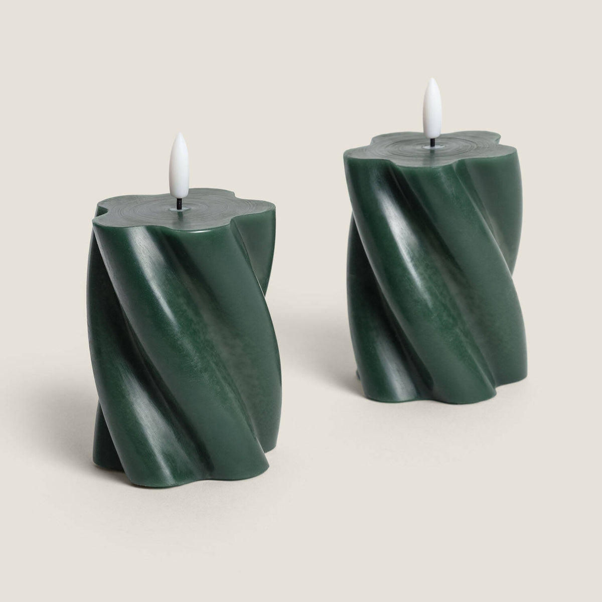 Dos Velas de Cera Decorativa LED con Diseño Ondulado Velia
