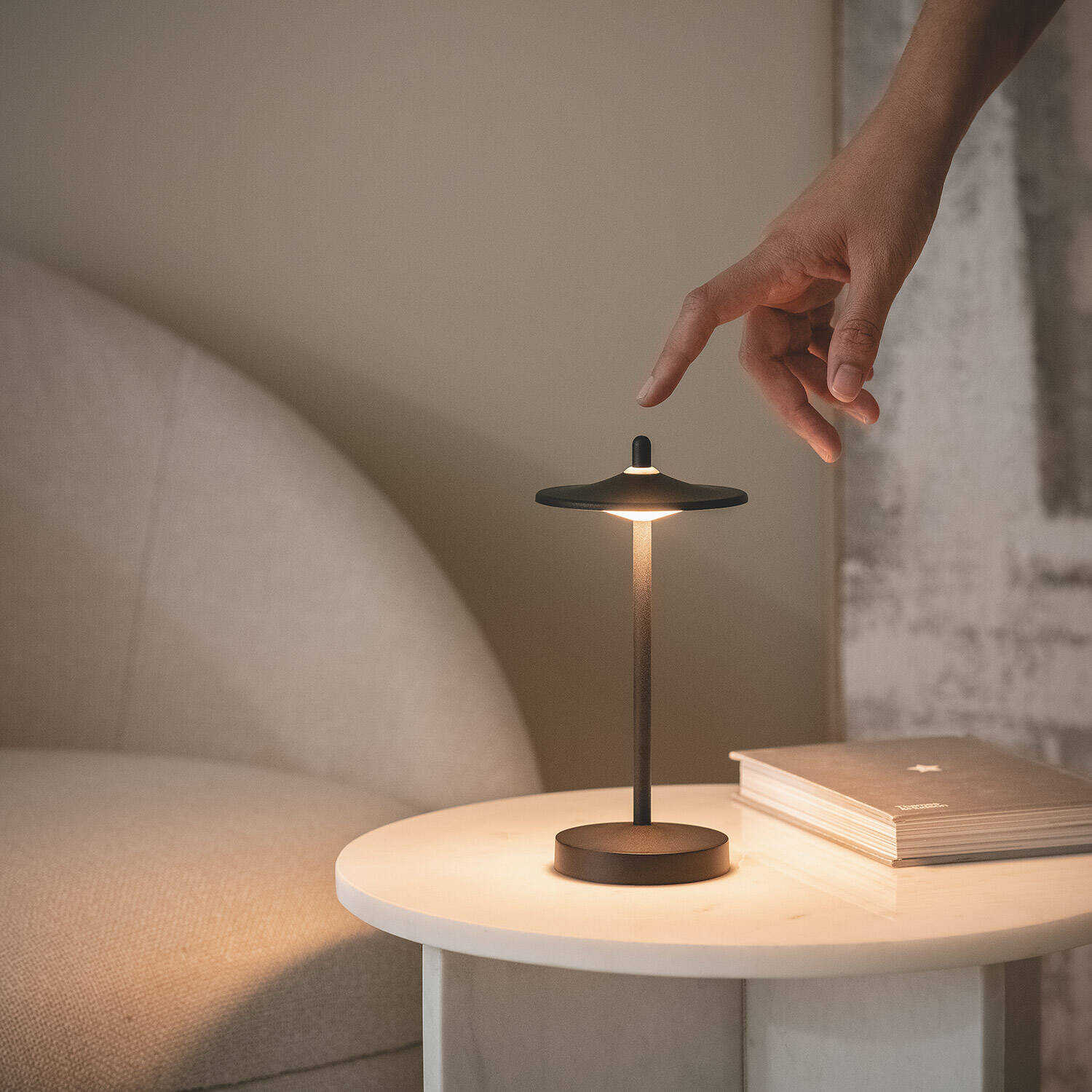 Lámpara de Mesa LED Portátil para Exterior Metal con Batería Recargable Milevani