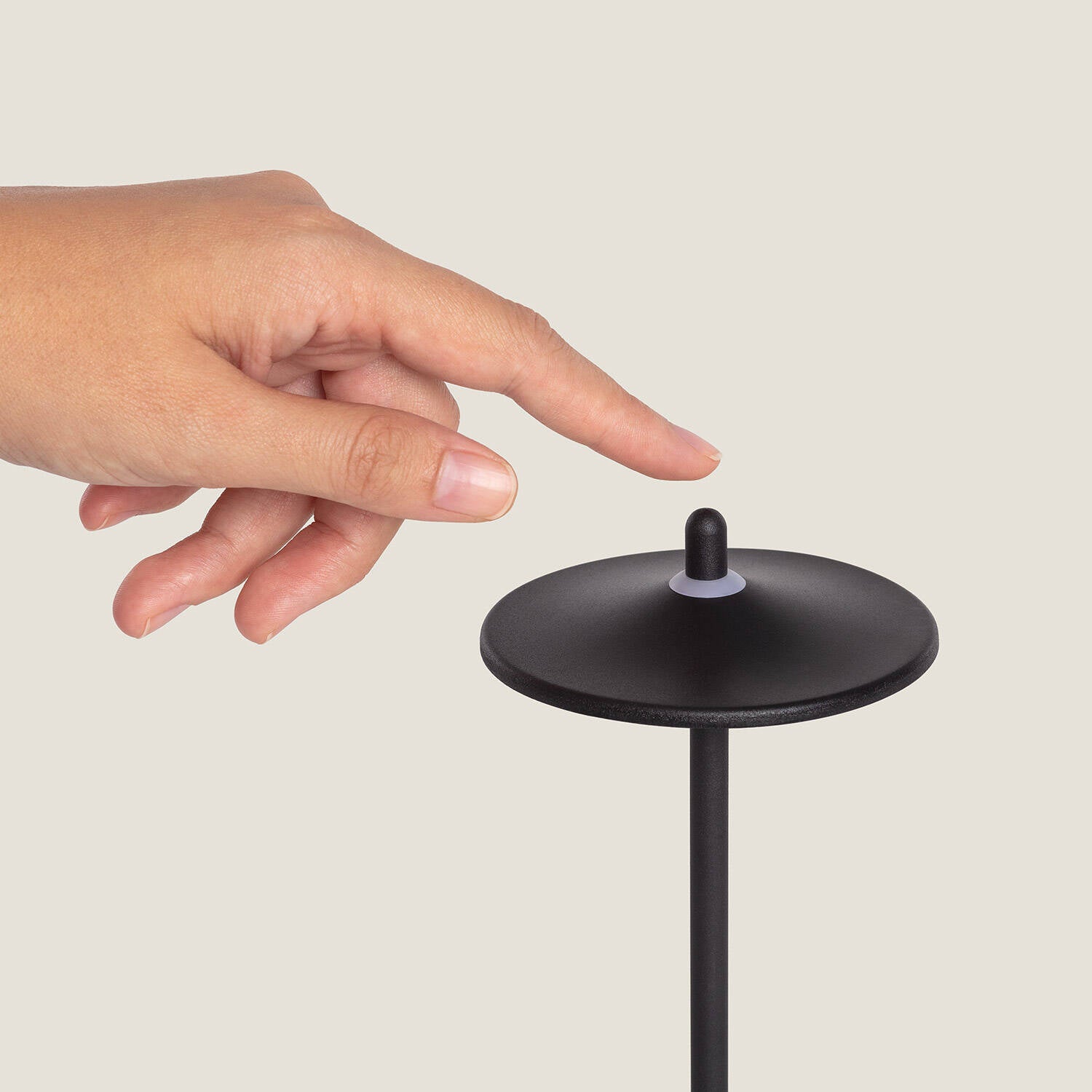 Lámpara de Mesa LED Portátil para Exterior Metal con Batería Recargable Milevani