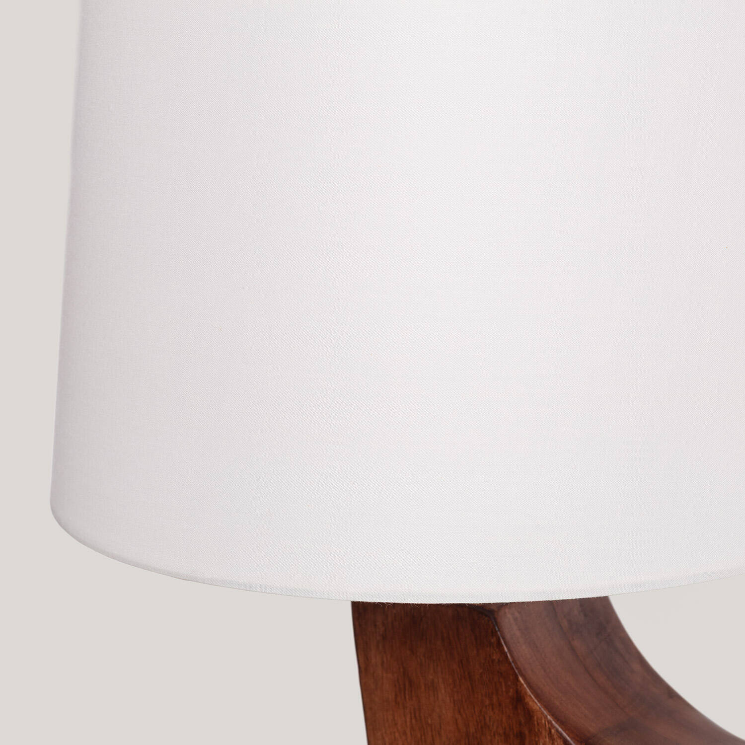 Lámpara de Mesa Madera Hunar IV ILUZZIA