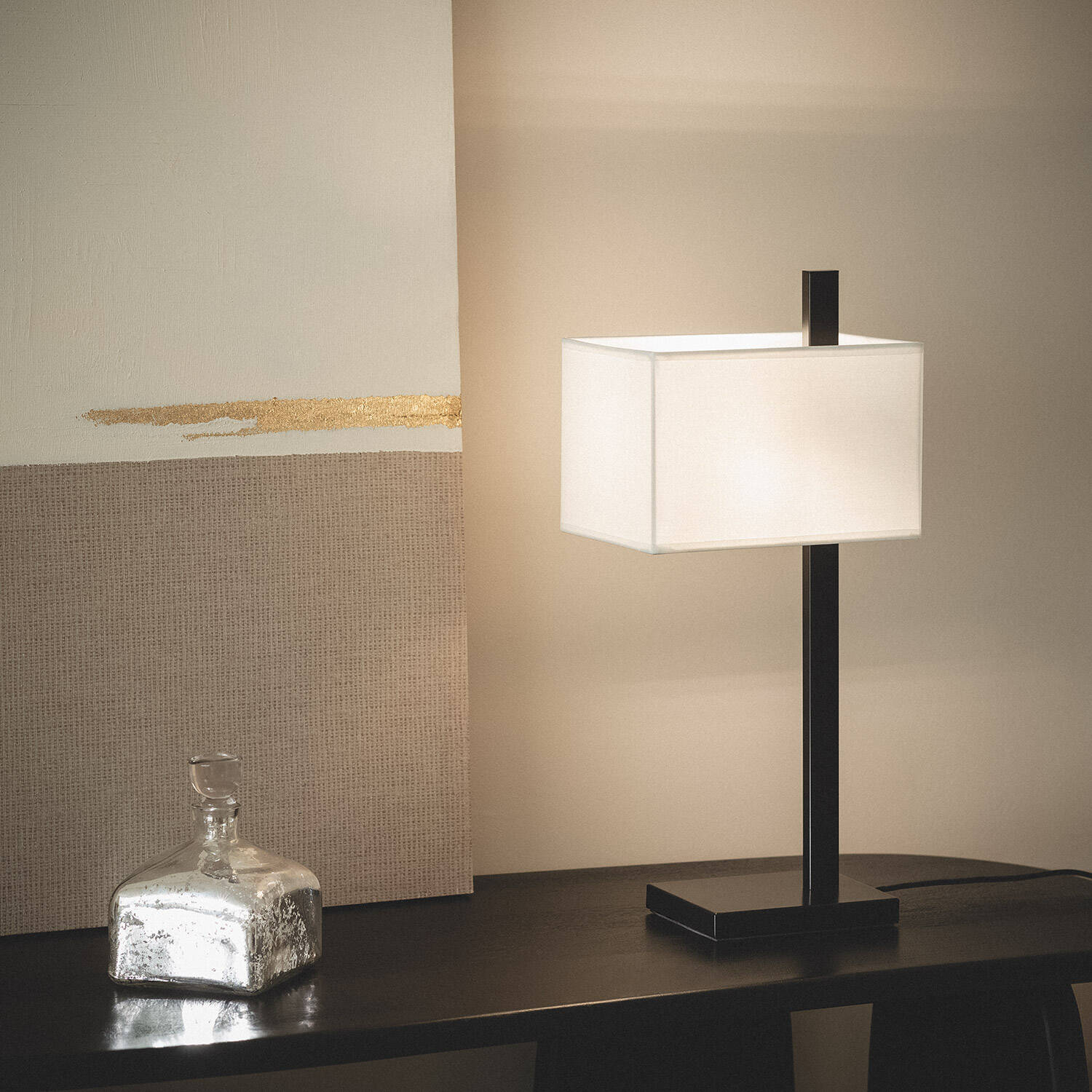 Lámpara de Mesa Metal y Tela con Puerto USB e Interruptor Táctil Malena