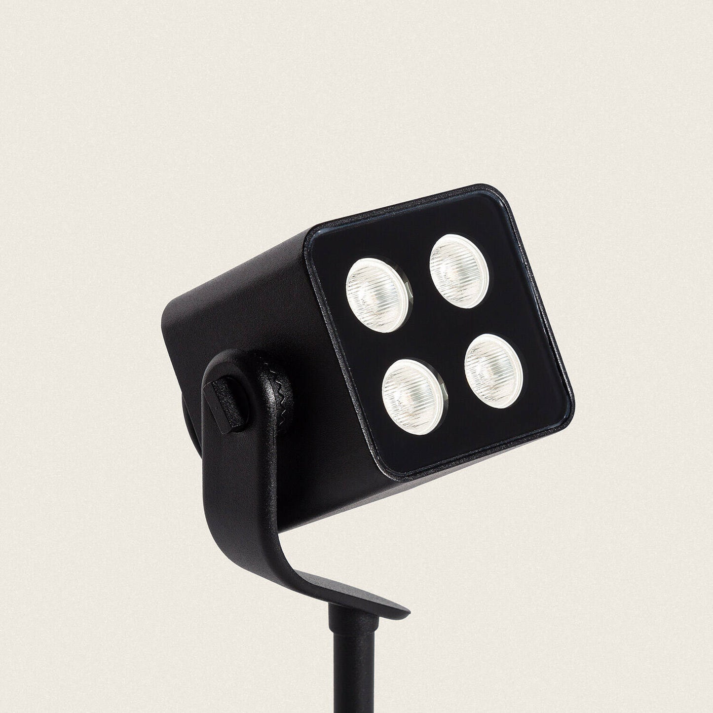 Foco Exterior LED 11W con Pincho Attex