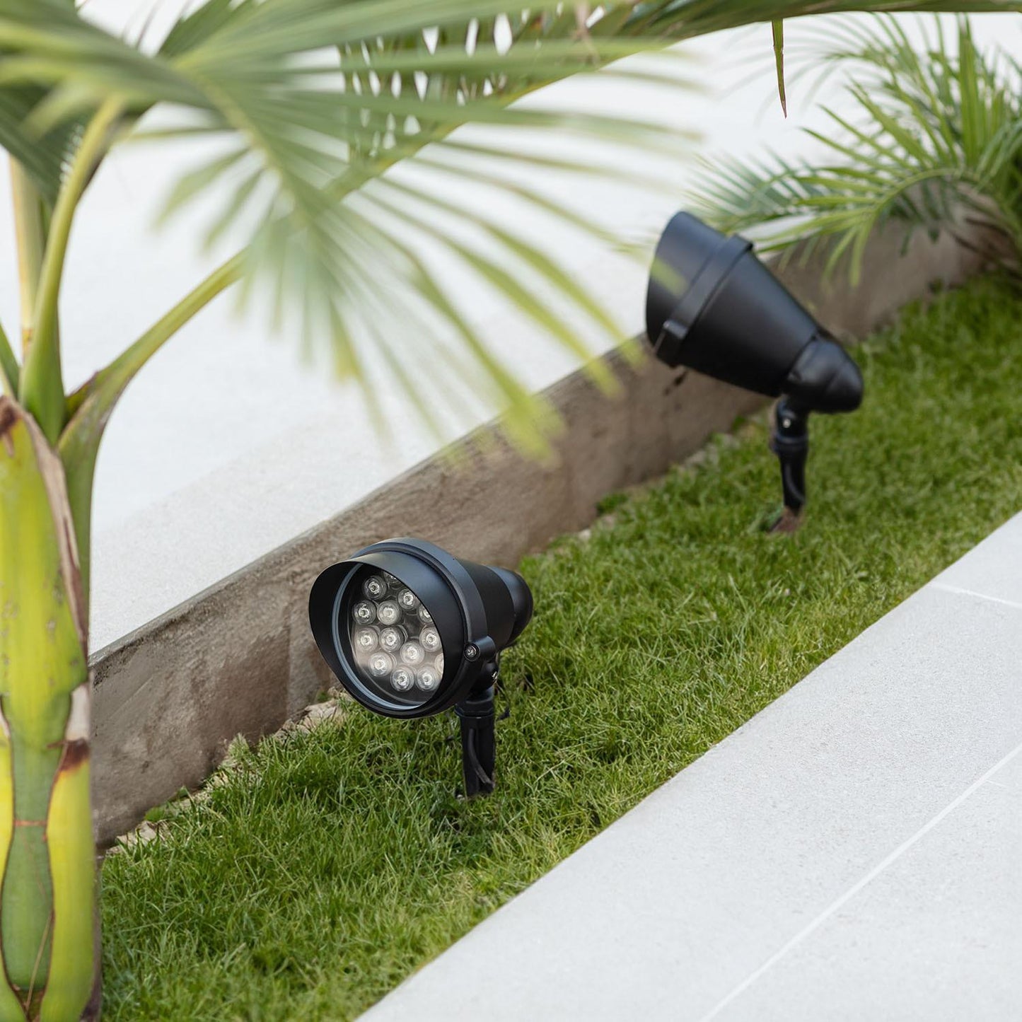 Foco Exterior LED 18W con Pincho Giverny