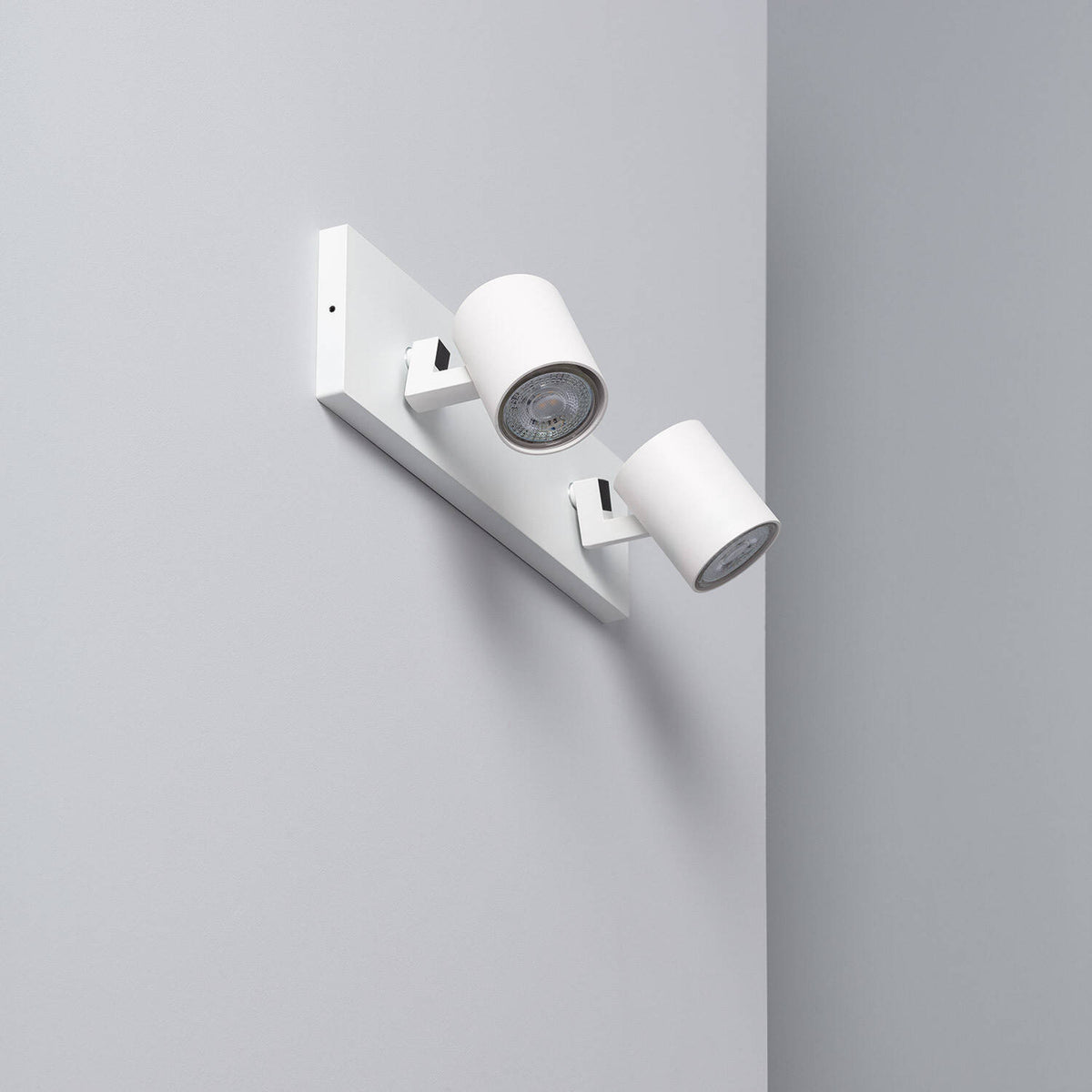 Aplique Aluminio Gylu 2 Focos para Bombilla GU10