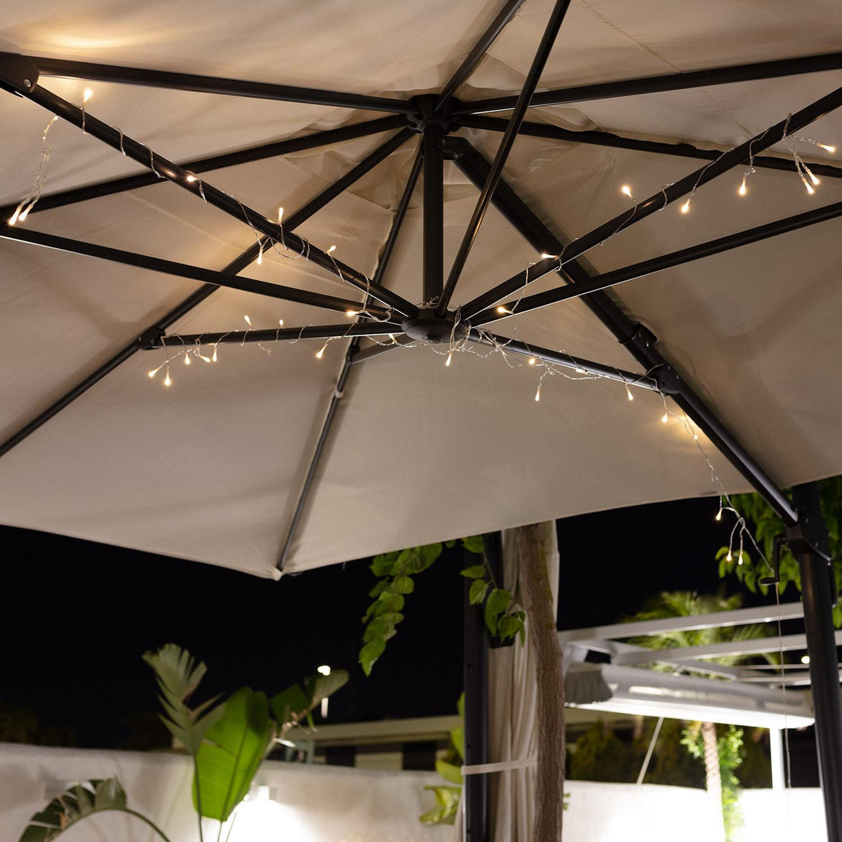 Guirnalda Exterior LED con Batería para Sombrilla 2m