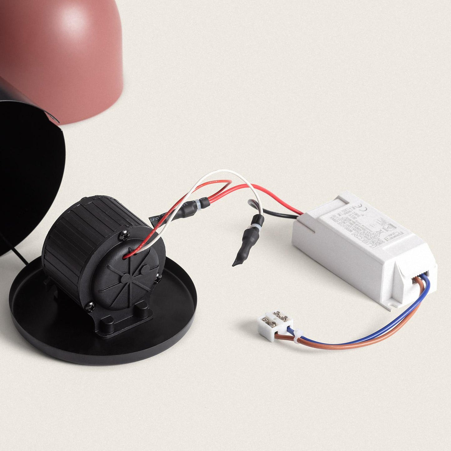Lámpara Colgante LED 8W Regulable en Altura Metal Arya