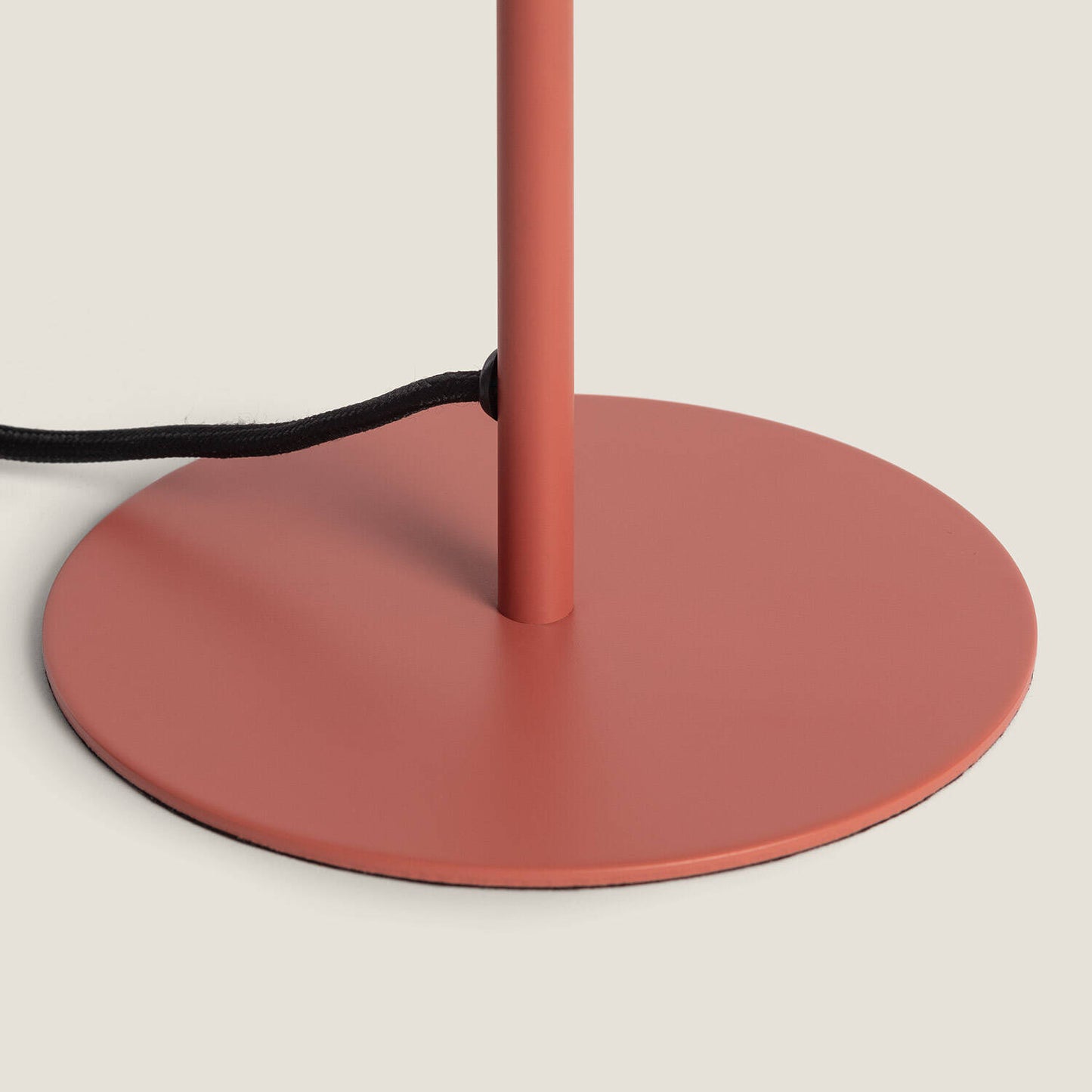 Lámpara de Mesa Metal Madow