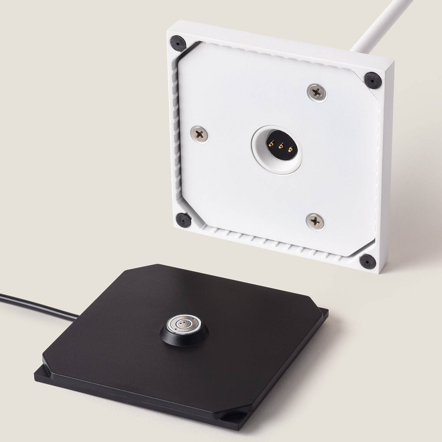 Lámpara de Mesa LED Portátil Exterior con Batería USB Recargable Aluminio y Ratán Medinilla