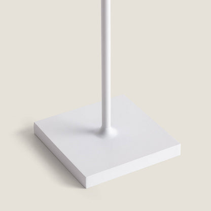 Lámpara de Mesa LED Portátil Exterior con Batería USB Recargable Aluminio y Ratán Medinilla