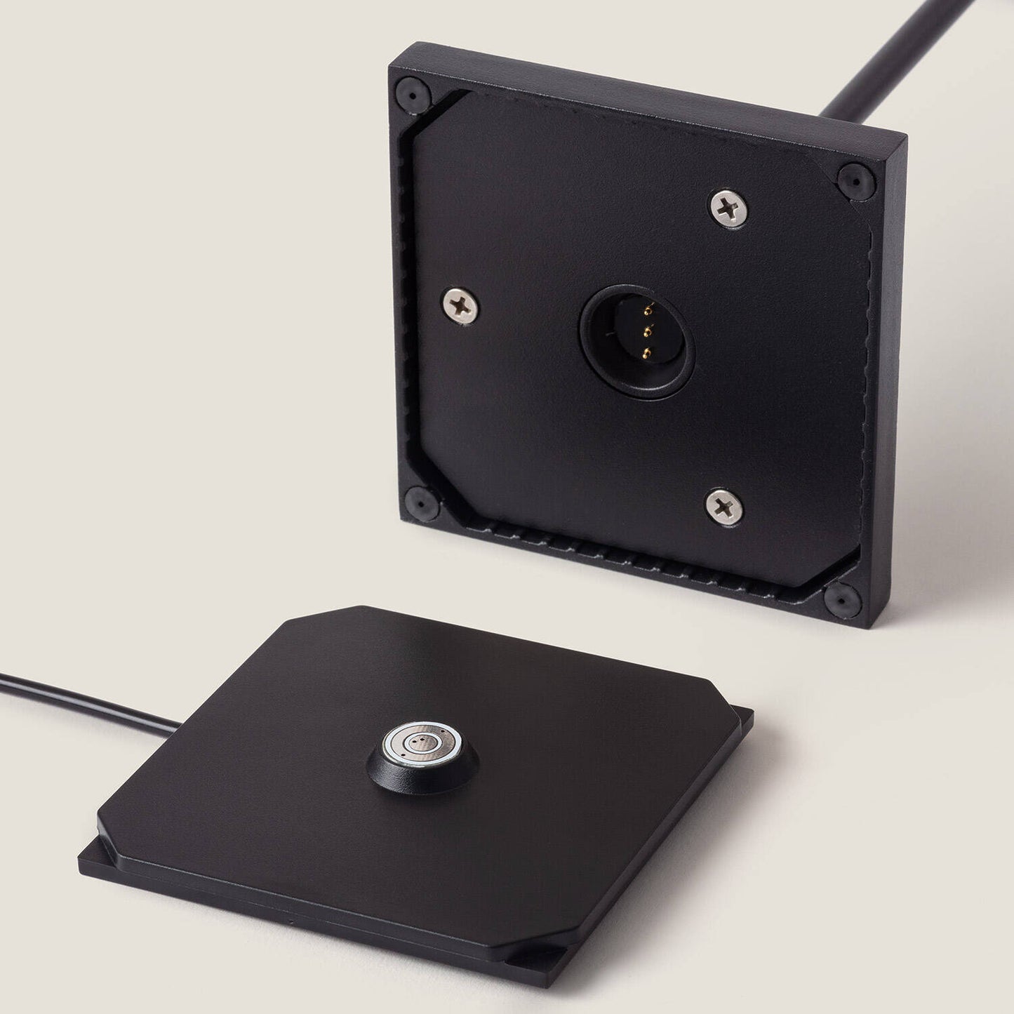 Lámpara de Mesa LED Portátil Exterior con Batería USB Recargable Aluminio y Ratán Medinilla