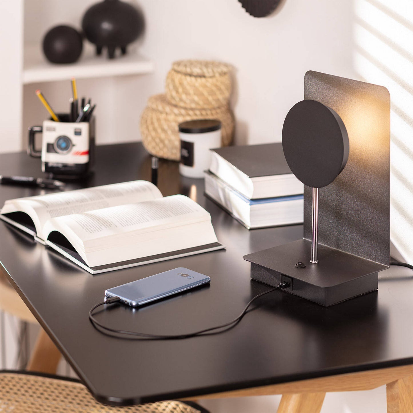 Lámpara de Mesa de Aluminio Sombong