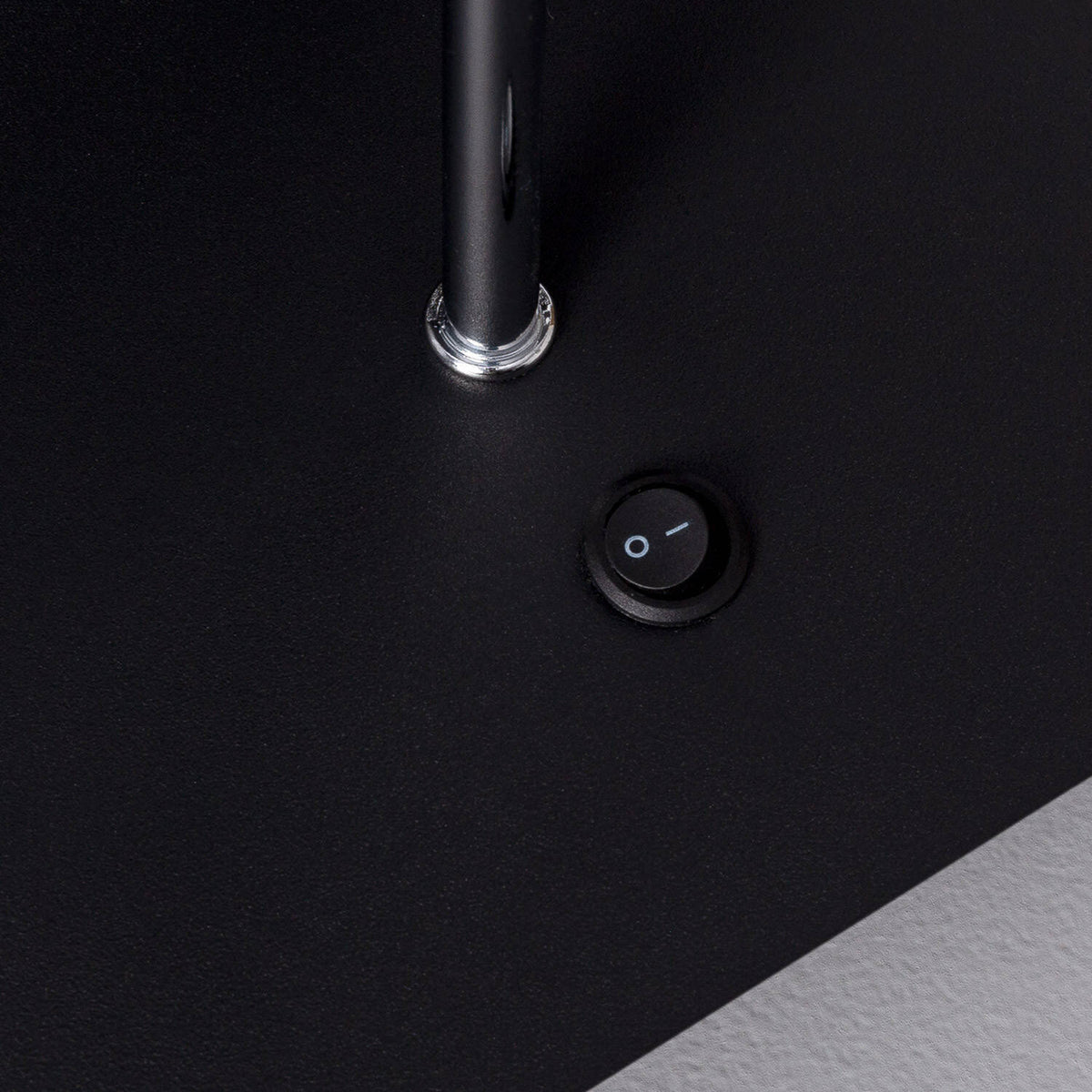Lámpara de Mesa de Aluminio Sombong