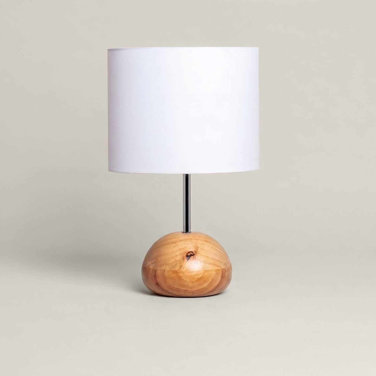Lámpara de Mesa de Madera Gulbi